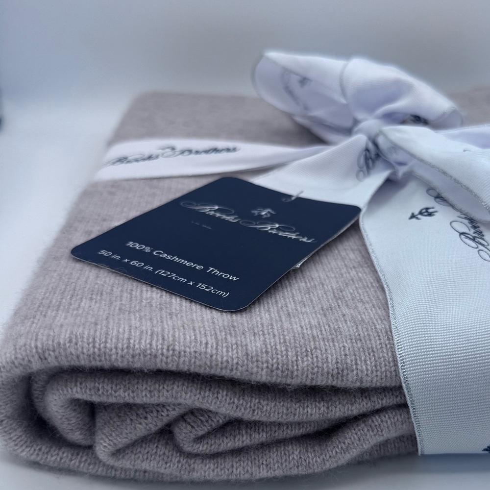 Brooks Brothers 100% Cashmere Throw Blanket Beige Blanket 50x60 New
